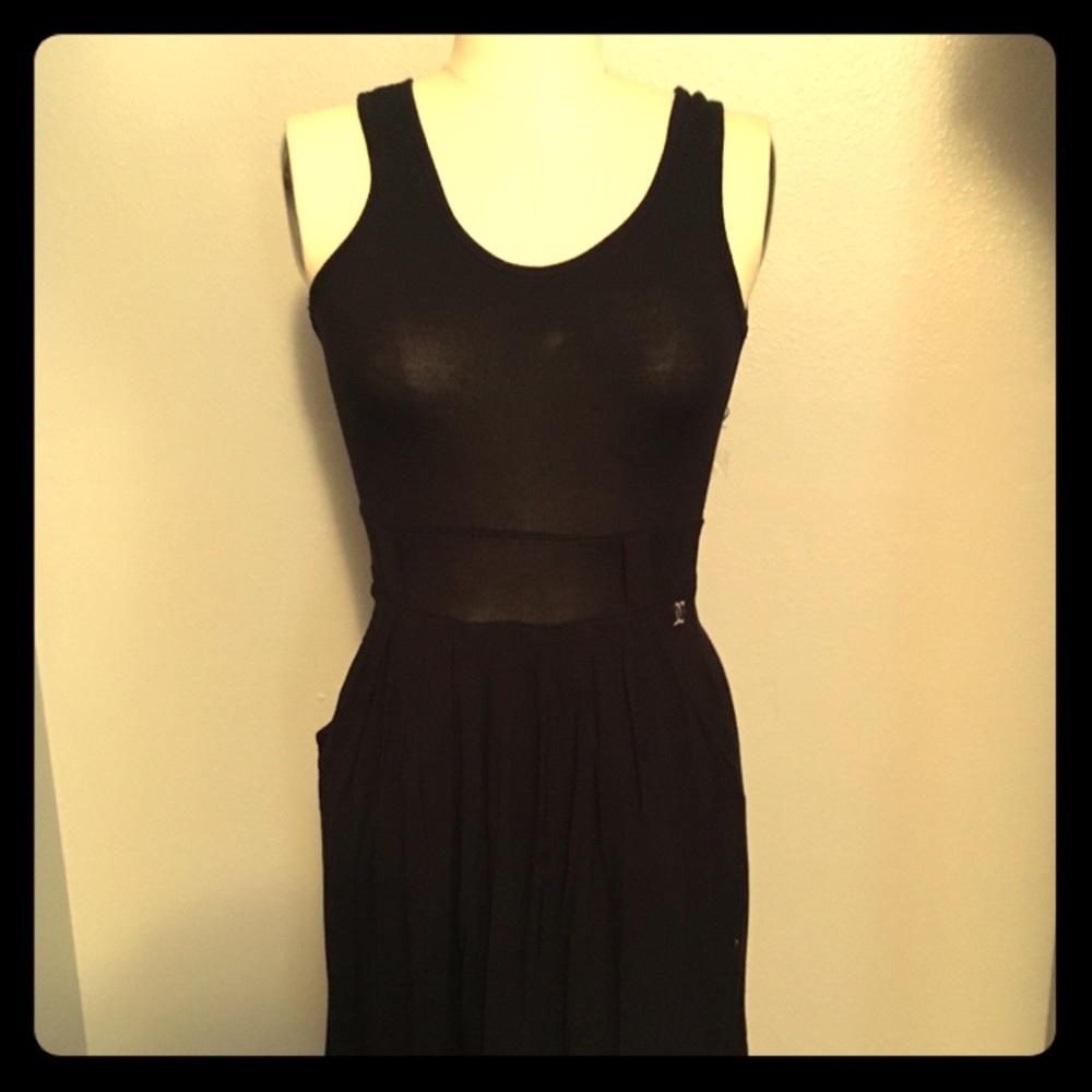 Light weight DC black summer dress with pockets!